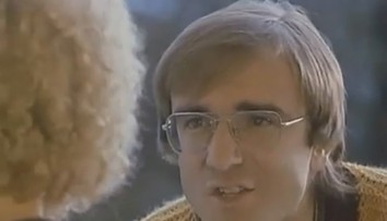 Kariéra Mekyho Žbirku je príbehom „nemoderného chalana“. Legendárnymi nie sú len jeho piesne