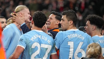 Bitka do posledného kola. Manchester City pokračuje v stíhacej jazde, dýcha na krk Arsenalu