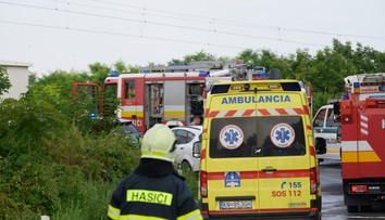 Pri vlakovom nešťastí zrejme zlyhal ľudský faktor. Štát by mal vyplatiť rodinám obetí odškodné