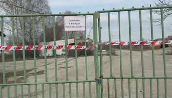 „Bolo to ako teroristický útok,“ opisujú obyvatelia obce likvidáciu svojich hospodárskych zvierat. Minister sľubuje odškodnenie