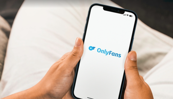 Štát si chce posvietiť nielen na modelky z OnlyFans