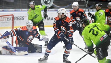 Extraliga: Úchvatná forma Žiliny pokračuje, Vlci dobyli aj Zemplín. Poprad si napravil chuť