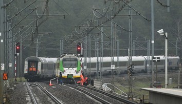 Explózia na železničnej trati pri Varšave mala zrejme zničiť vlak. Podľa Tuska išlo o akt diverzie