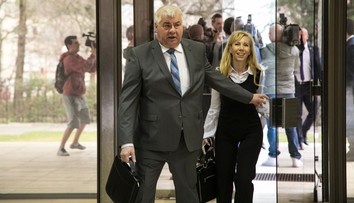 Opozícia chce odvolať ministra dopravy Érseka