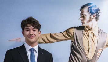 Mal možnosť napodobniť pohyby svojho idola. Hagara sa zmenil vo filme na Nepelu