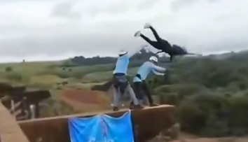 VIDEO: Zábery, z ktorých behá mráz po chrbte. Maria (†21) skočila bungee jumping, nezaistili ju lanom