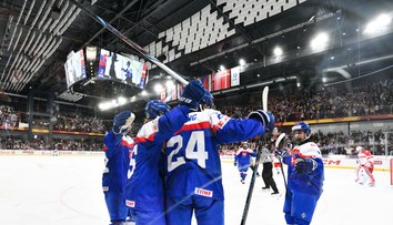 Mladí Slováci nedali súperovi šancu. Štvrtý rok po sebe postúpili do semifinále po dominantnej výhre