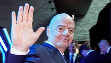 UEFA žiada Infantina, aby vyplatil členským krajinám štedrý príspevok. Zväzy by zarobili balík