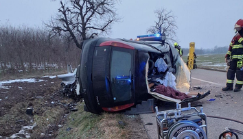 Vážna nehoda na juhu Slovenska: Dvaja ťažko zranení
