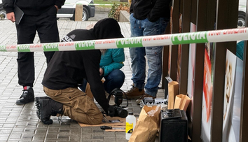 Do bankomatu v Malackách vložili výbušninu. Páchateľov vyrušili policajti, utiekli na kolobežkách