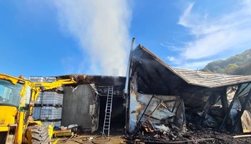 V Jasenove zhorela výrobná hala, škoda je viac ako pol milióna eur