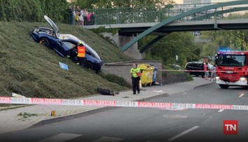 Vodič porsche dostal za usmrtenie matky s kočíkom podmienku. Na súd nedorazil