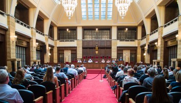 Univerzity v Bratislave si zvolili nových rektorov. Števček porazil Masarika