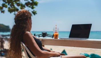 Ktoré zariadenia nenechávať v aute? Horúčavy dávajú zabrať aj elektronike