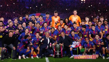 VIDEO: Barcelona oslávila titul jazdou mestom. Fanúšikovia vyjadrili podporu svojmu trénerovi