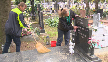 Máte stres pred Dušičkami? Nemusíte sa ani pohnúť z domu a hrob na cintoríne môžete mať upravený