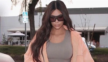 Najokatejší photoshop v histórii Instagramu? Kim Kardashian sa za túto fotku smeje celý svet