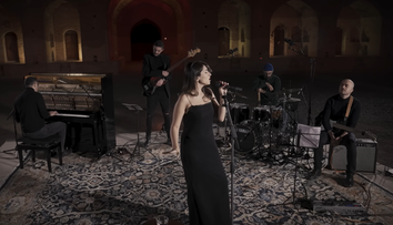 Nemilosrdný verdikt. Iránska speváčka dostala 74 rán bičom za online koncert bez hidžábu