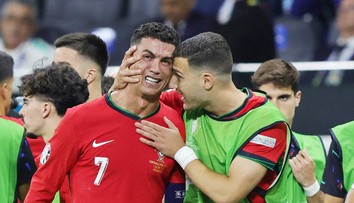 VIDEO: BBC si počas živého prenosu uťahovala z plačúceho Ronalda. Legenda Chelsea provokáciu označila za hanbu