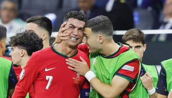 VIDEO: BBC si počas živého prenosu uťahovala z plačúceho Ronalda. Legenda Chelsea provokáciu označila za hanbu