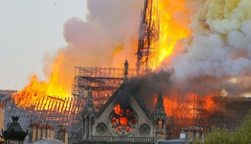 Ako hasili historickú pamiatku. Prečo nepoužili vrtuľník?