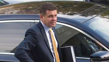 Opitý minister Sólymos vyčíňal v centre Bratislavy, zadržala ho polícia. Oháňal sa funkciou