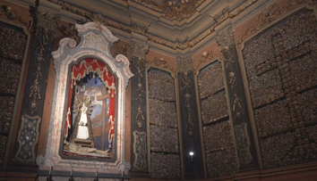 Mrazivá legenda z Milána. V historickej knižnici sa vraj zjavuje duch pápežovej dcéry