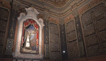 Mrazivá legenda z Milána. V historickej knižnici sa vraj zjavuje duch pápežovej dcéry