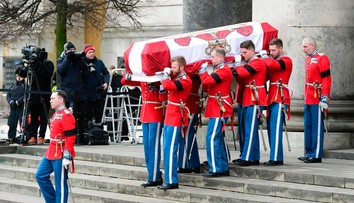 Princ, ktorý porušoval tradície. Dánsko sa rozlúčilo s manželom kráľovnej Margaréty II.