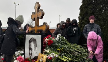 Na pietnych akciách k výročiu Navaľného smrti zadržali v Rusku najmenej 26 ľudí