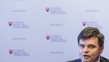 Plavčan zostáva stále na ministerstve. Dostal novú funkciu