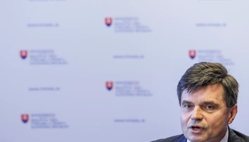Plavčan zostáva stále na ministerstve. Dostal novú funkciu