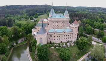 Bojnický zámok privítal rekordného návštevníka. Koľko ľudí navštívilo tento skvost?