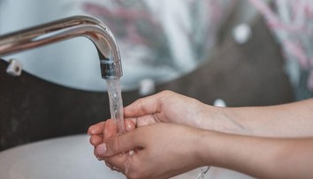 Horúčavy spôsobujú problémy s vodou. Viacerým obciam hrozia obmedzenia aj zásobovanie cisternami