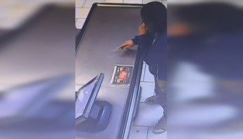 VIDEO: S nožom v ruke si pýtal od predavačiek cigarety. Páchateľom je len 14-ročný chlapec