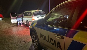 Vodič v Zlatých Moravciach jazdil zo strany na stranu. Test na drogy policajtov šokoval