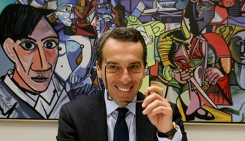 Novým rakúskym kancelárom sa podľa médií stane šéf železníc Christian Kern