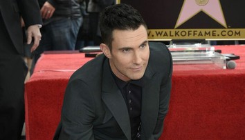 Spoznali by ste ho? Spevák z Maroon 5 kedysi pripomínal skôr Tarzana