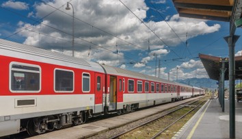 Železnice sa pripravujú na nápor cestujúcich. Vieme, ktoré vlaky posilnia počas sviatkov (tabuľka)