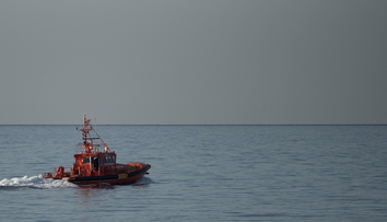 Výlet na vodných skútroch sa skončil tragicky. Dvoch turistov bez varovania zastrelila pobrežná stráž