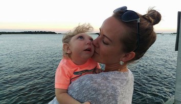 Chlapček bez polovice hlavy oslávil dva roky: Pozrite, ako sa mu darí