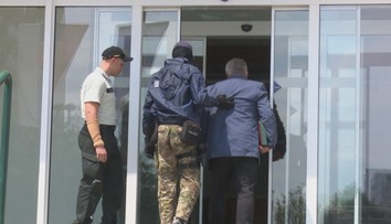 Škandál v slovenskom futbale. NAKA v súvislosti s úplatkami zadržala 22 osôb