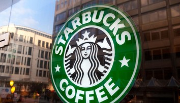 Starbucks zaviedol na Slovensku veľkú novinku. Obľúbenú tradíciu tlačí do úzadia