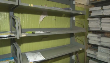Od septembra musia učiť po novom, no zatiaľ nemajú z čoho. Školy stále nemajú učebnice