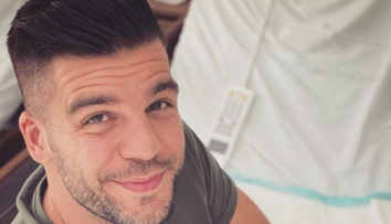 Tomáš Juríček s dcérkou v náručí. Vlasov má na rozdávanie