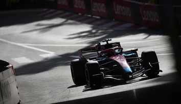 McLaren uspel s odvolaním a Gasly prišiel o pódium v Monaku. Zo zmeny vyťažil aj líder šampionátu