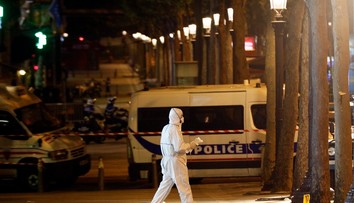 Parížskemu strelcovi vypadol počas útoku list papiera. Vychvaľoval v ňom Islamský štát