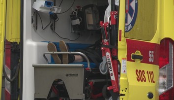 Sanitky sa prudko plnia nezaočkovanými pacientmi. Ohrozujú pritom aj tých, ktorí potrebujú inú pomoc