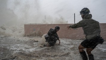 Supertajfún Ragasa ničí a zabíja: Plnou silou zasiahol Hongkong a Taiwan