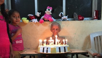 Všetkých prekvapil. Chlapec uväznený v tele starca oslávil 15. narodeniny